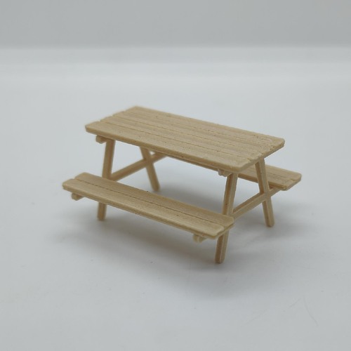 Picnic Table [Scale: O]